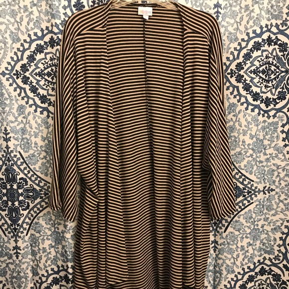 LuLaRoe Tops - Large / Lg / L LuLaRoe Lindsay - Stripes